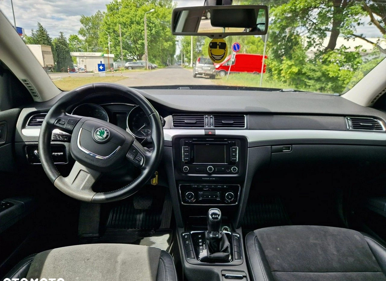 Skoda Superb cena 19900 przebieg: 164146, rok produkcji 2013 z Karczew małe 137